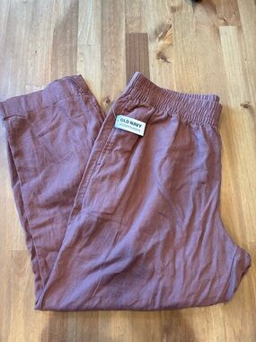Old Navy Women's Rust Straight Leg Pants